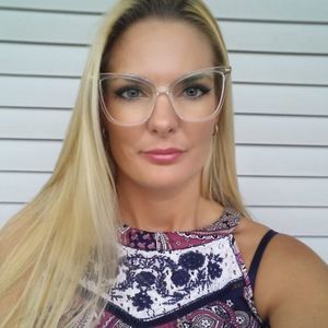 Meet your Posher, Holly